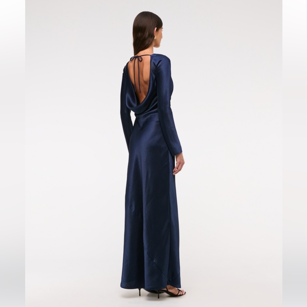 Elegant Navy Blue Backless Gown